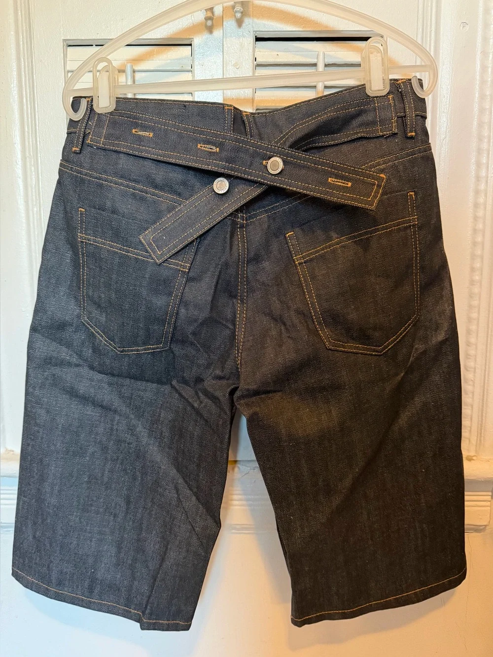 Zara ZW collection women’s Dark Denim Shorts with stylish back detail - size 8